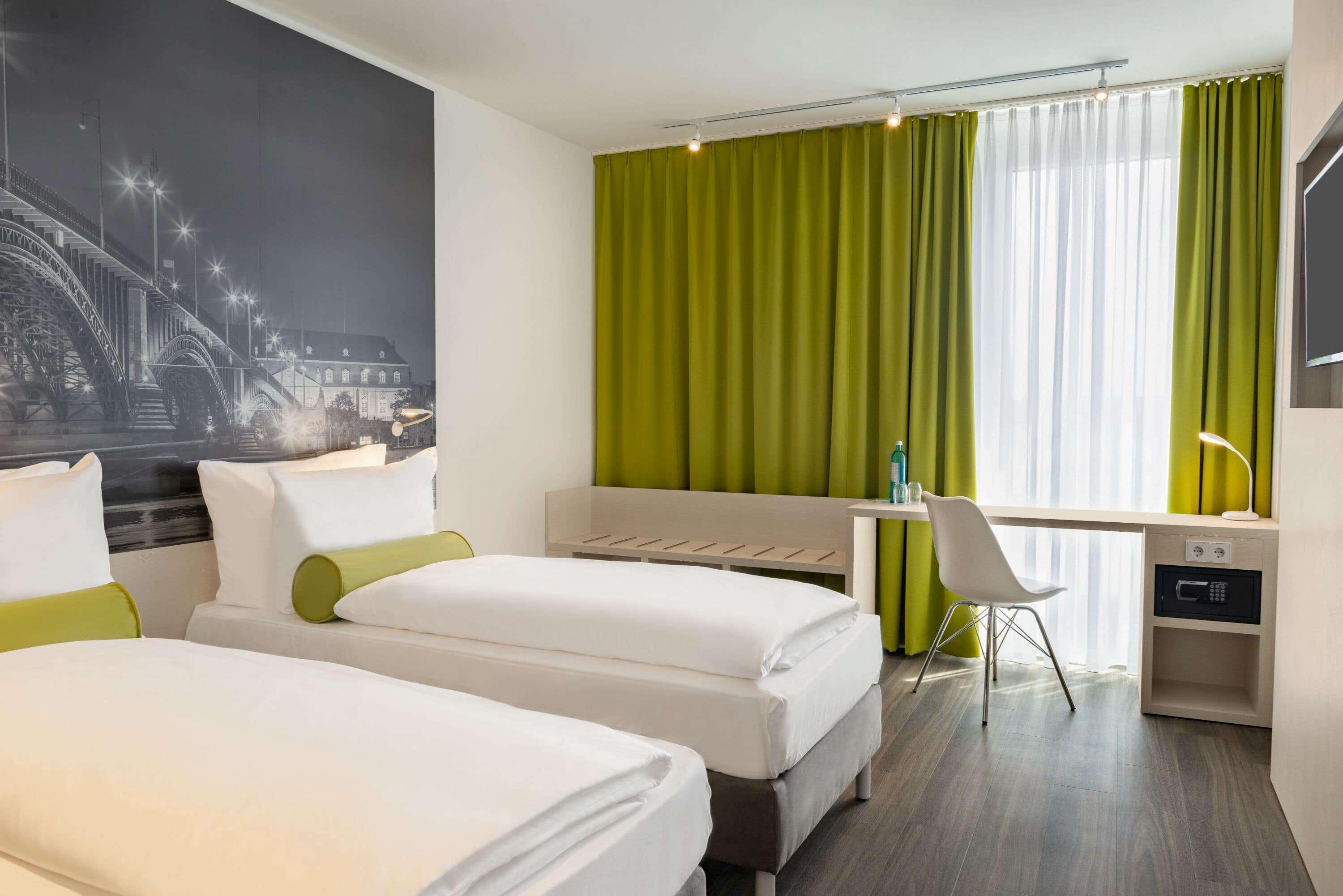 Super 8 By Wyndham Mainz Zollhafen Ξενοδοχείο Εξωτερικό φωτογραφία