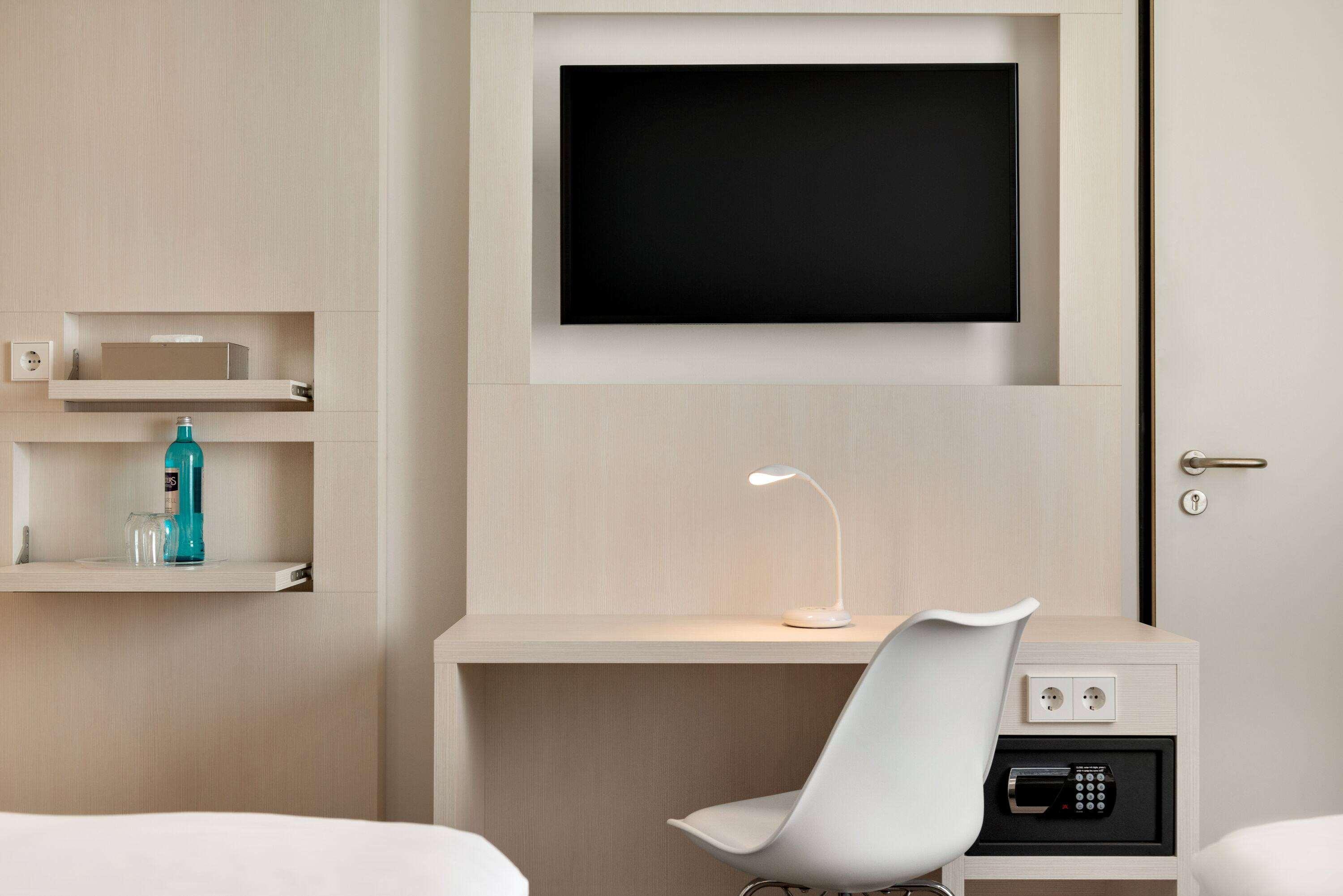 Super 8 By Wyndham Mainz Zollhafen Ξενοδοχείο Εξωτερικό φωτογραφία